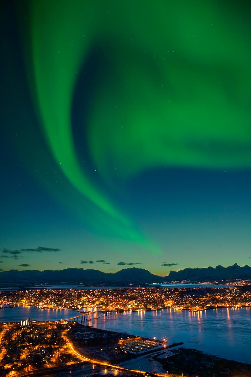Nordlys-over-Tromso-Troms-Nord-Norge-005495-hm.jpg Nordlys-over-Tromso-Troms-Nord-Norge-005495-hm.jpg