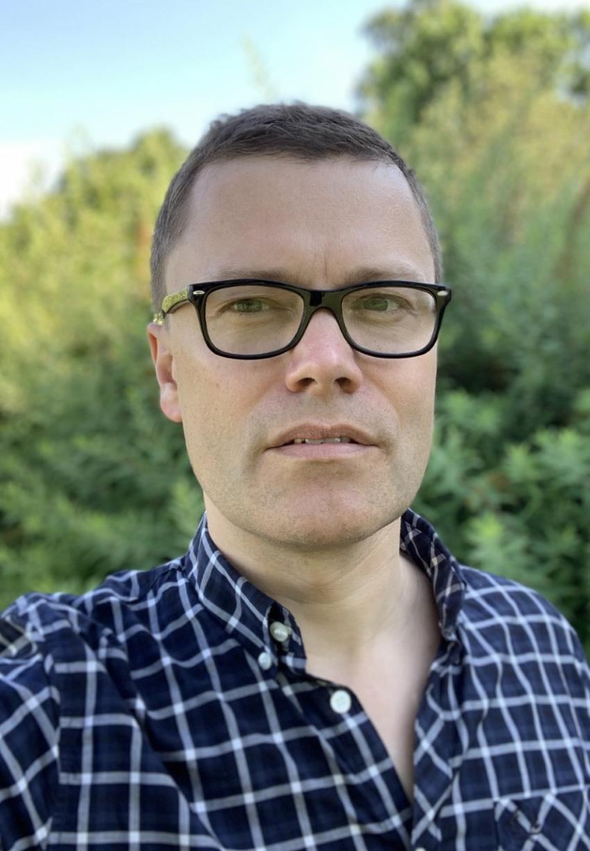 Et bilde av Torkell i profil, sannsynligvis et såkalt "selfie". 